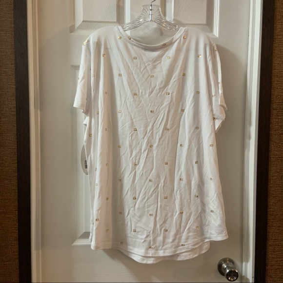 Boutique + White Camera Print Short Sleeve Tee 1X - Picture 10 of 11